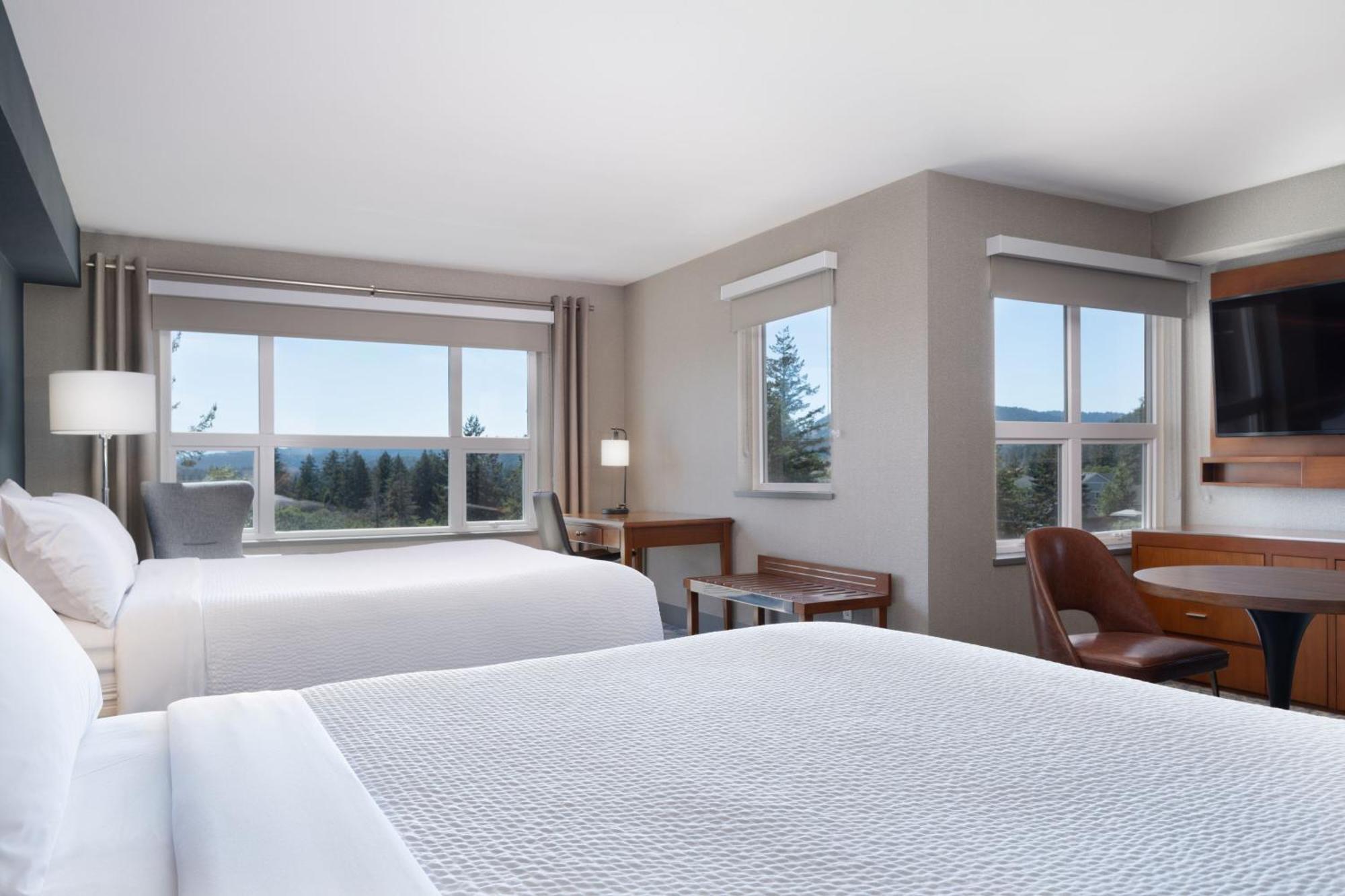 Four Points By Sheraton Victoria Gateway Лангфорд Екстериор снимка