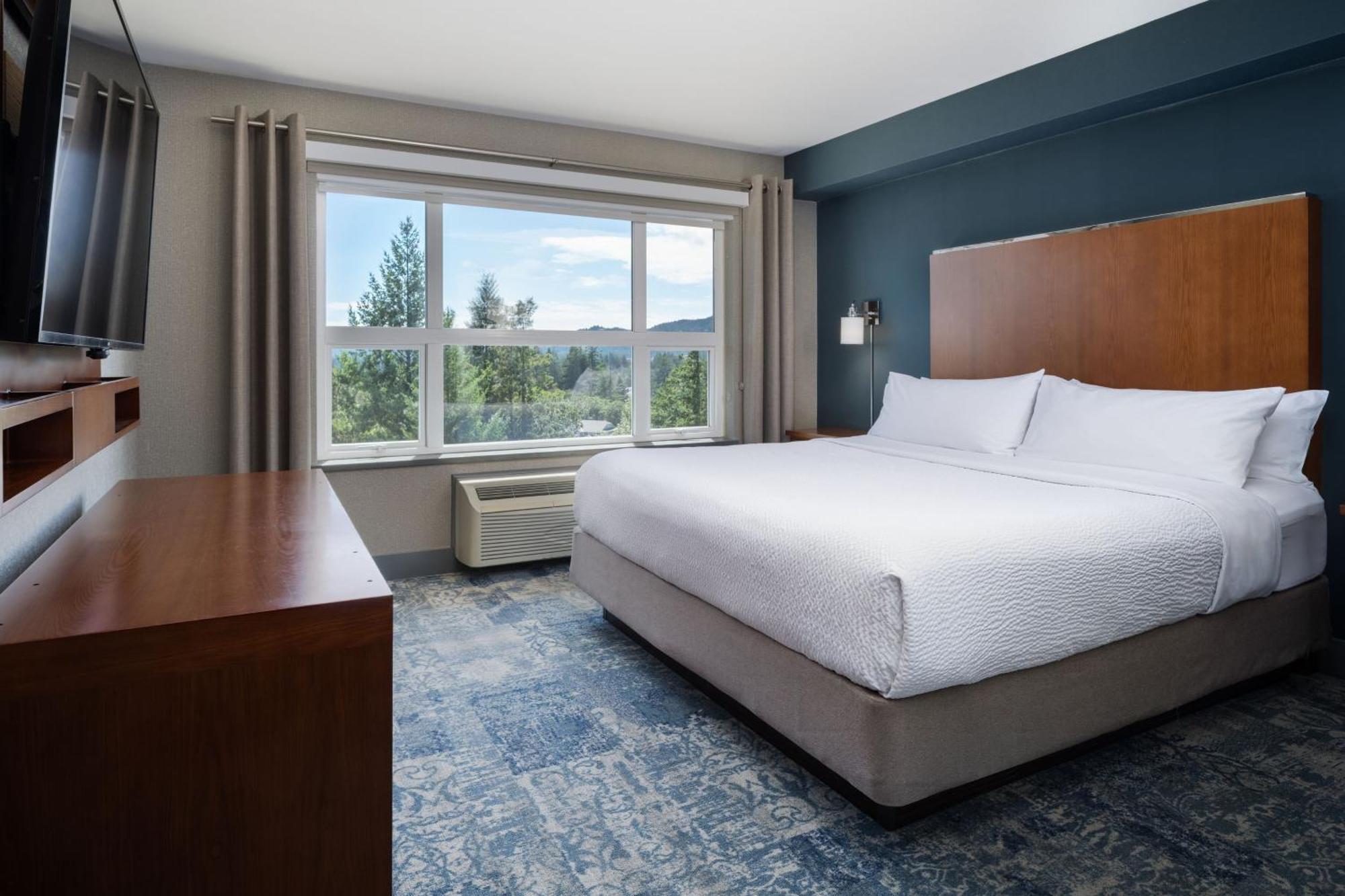 Four Points By Sheraton Victoria Gateway Лангфорд Екстериор снимка