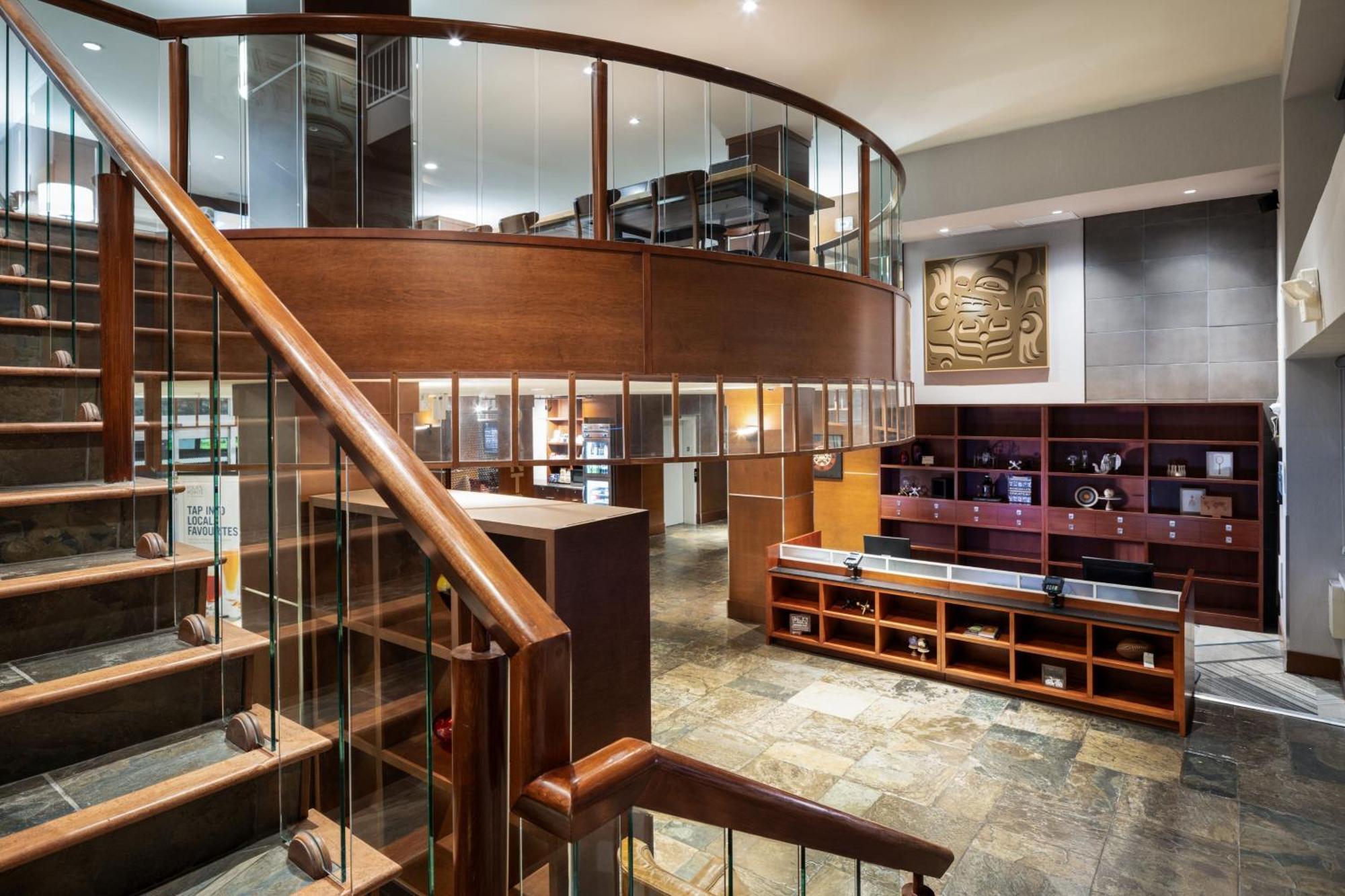 Four Points By Sheraton Victoria Gateway Лангфорд Екстериор снимка