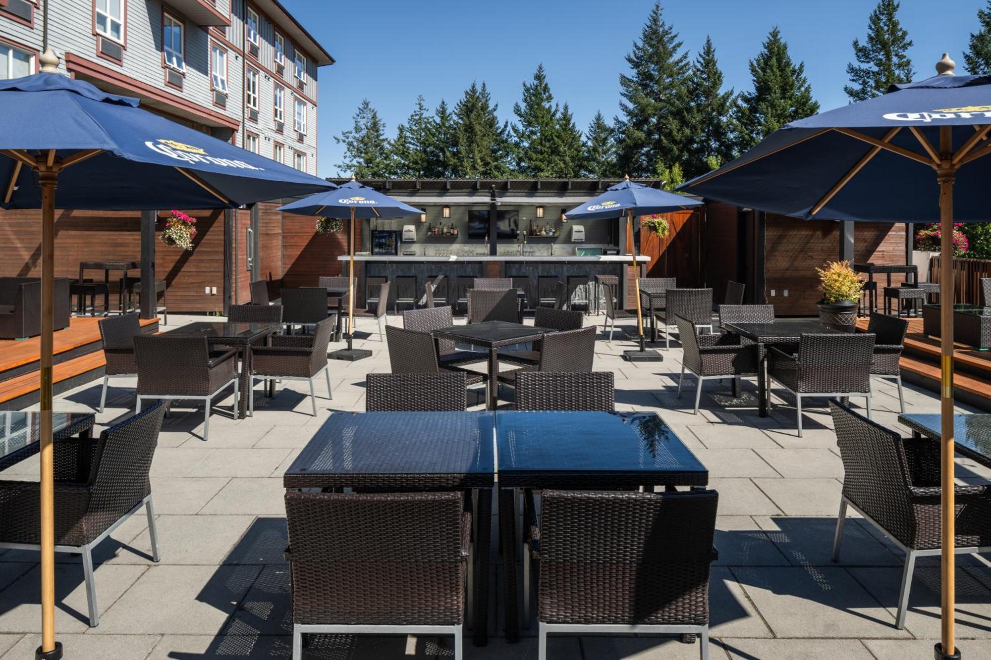 Four Points By Sheraton Victoria Gateway Лангфорд Екстериор снимка